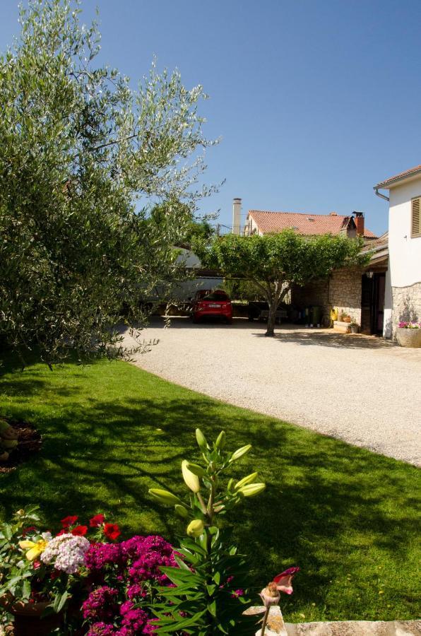 Apartment Percic Tar-Vabriga Exterior photo